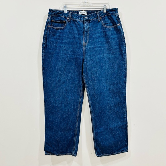 Abercrombie & Fitch Denim - Abercrombie & Fitch Women’s EUC Curve Love High Loose Jeans‎ Sz 34/18